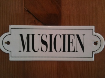 French enamel sign - Musicien